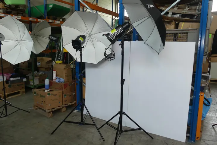 Godox - Studioblitzset mit Stativen und Hintergrund Modell: QT400 II